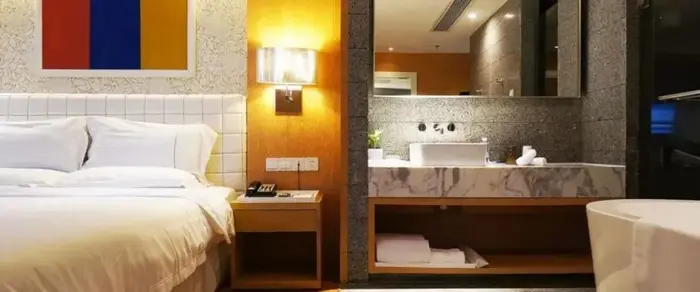 What Does Attached Bathrooms Mean in a Hotel?